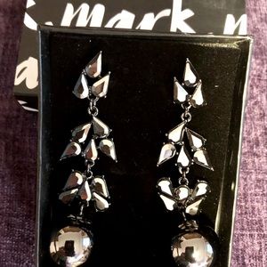 Avon Mark Pierced Earrings